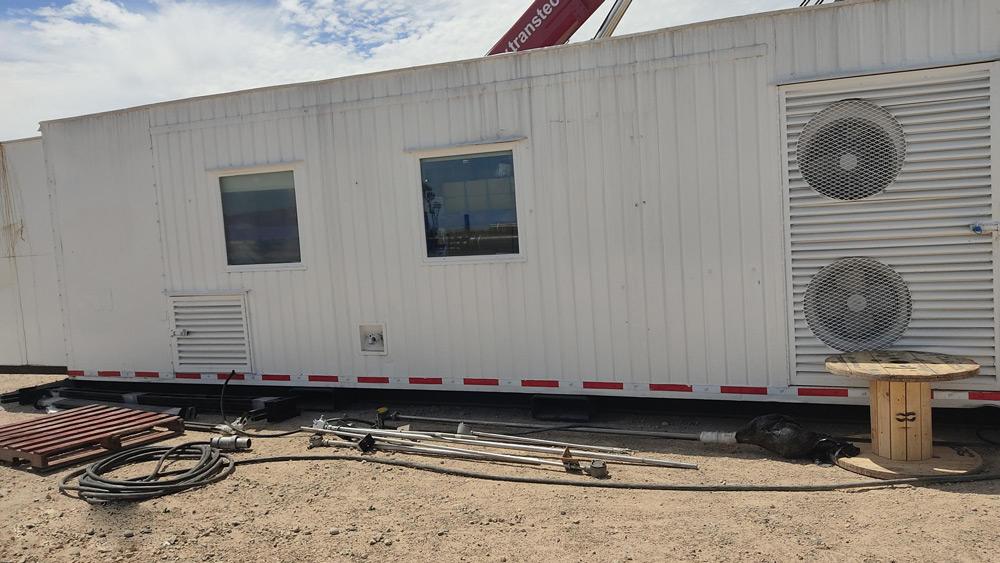 Mudlogging unit deployed in desert field